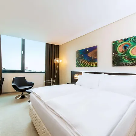 Nh Gate One Hotel 4*