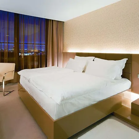 Nh Gate One Hotel 4*