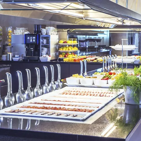 Nh Gate One Hotel 4*