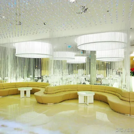 Nh Gate One 4*