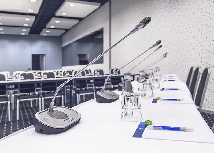 Hotell Nh Gate One 4*