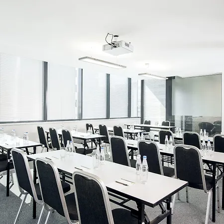 Hotell Nh Gate One Bratislava
