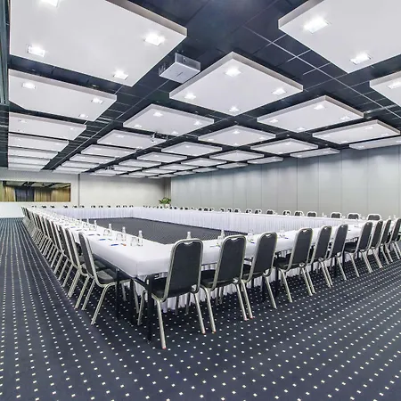 Hotell Nh Gate One Bratislava